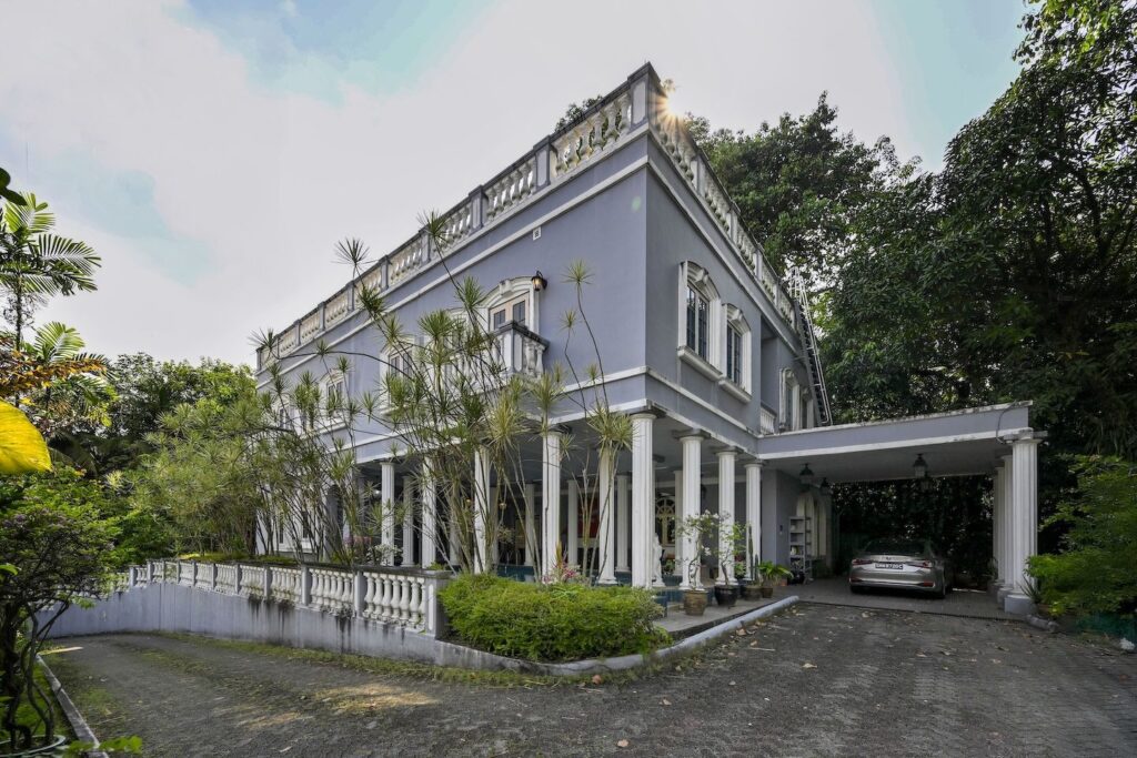 Victorian-style GCB at Dalvey Estate